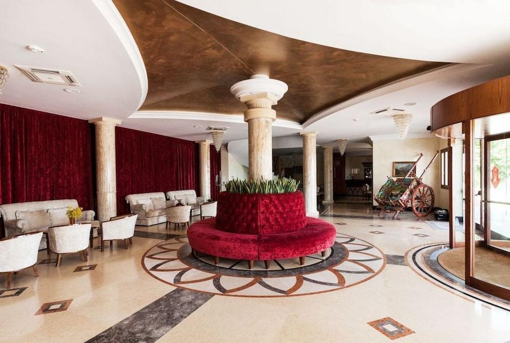Borgo Don Chisciotte Hotel 4*
